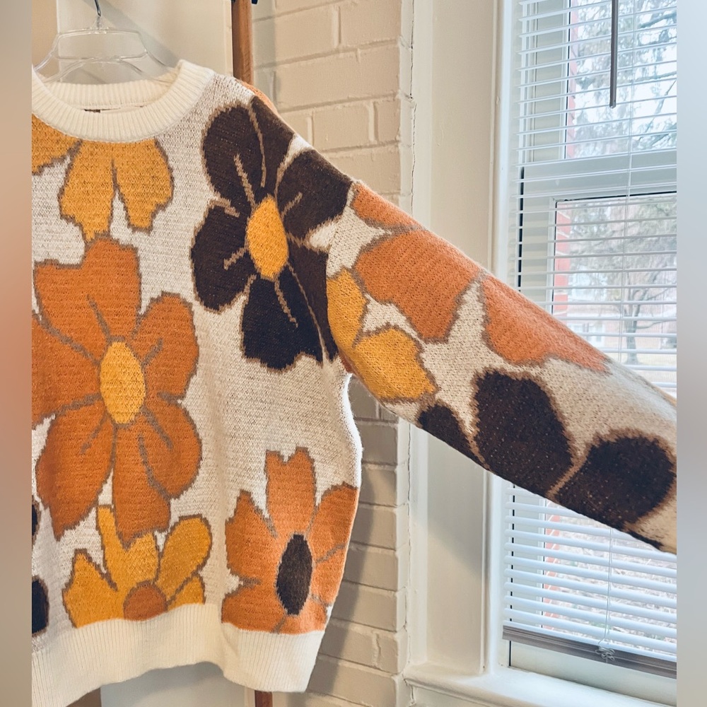 🍂☕️FALL Sale!! BiBi Flowers in Bloom Sweater - Picture 2 of 9